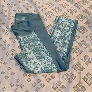 Women’s Under Armour capri leggings